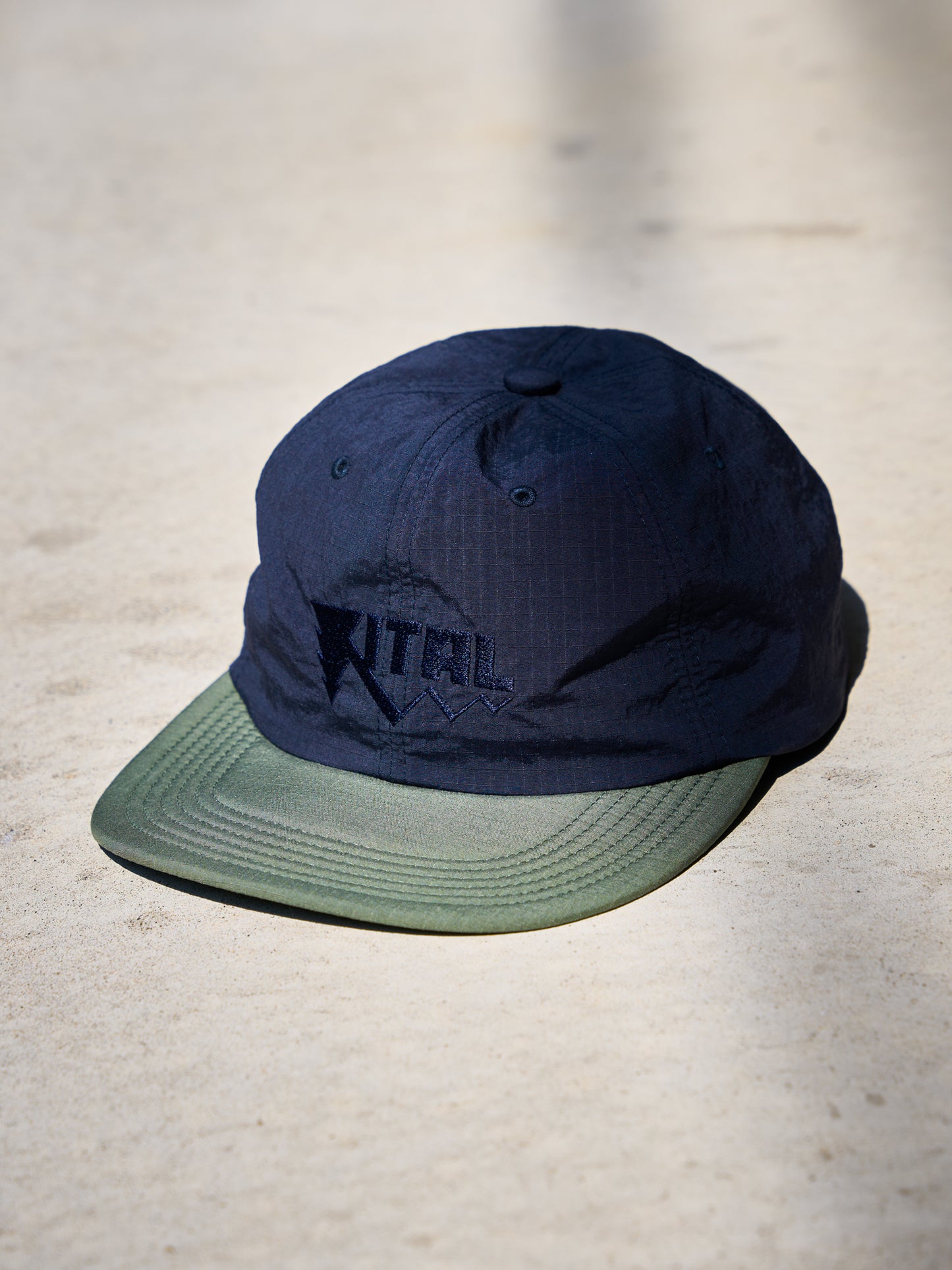 SOFT BRIM 6 PANEL CAP (VITAL)