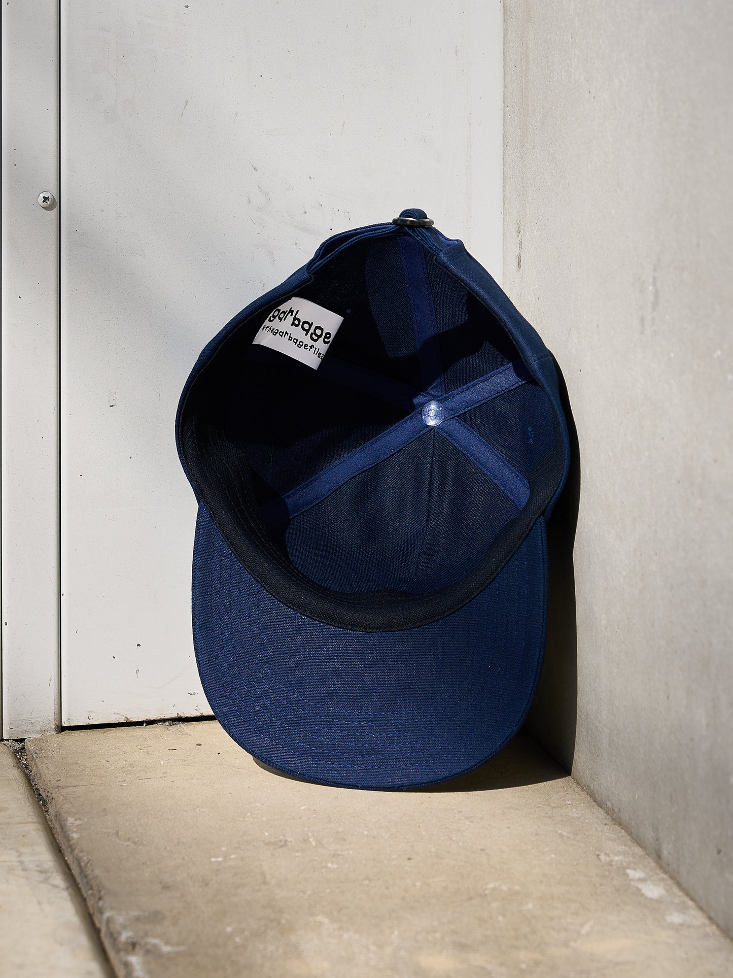 HARD BRIM 6 PANEL CAP LOW (SOLIDARITY)