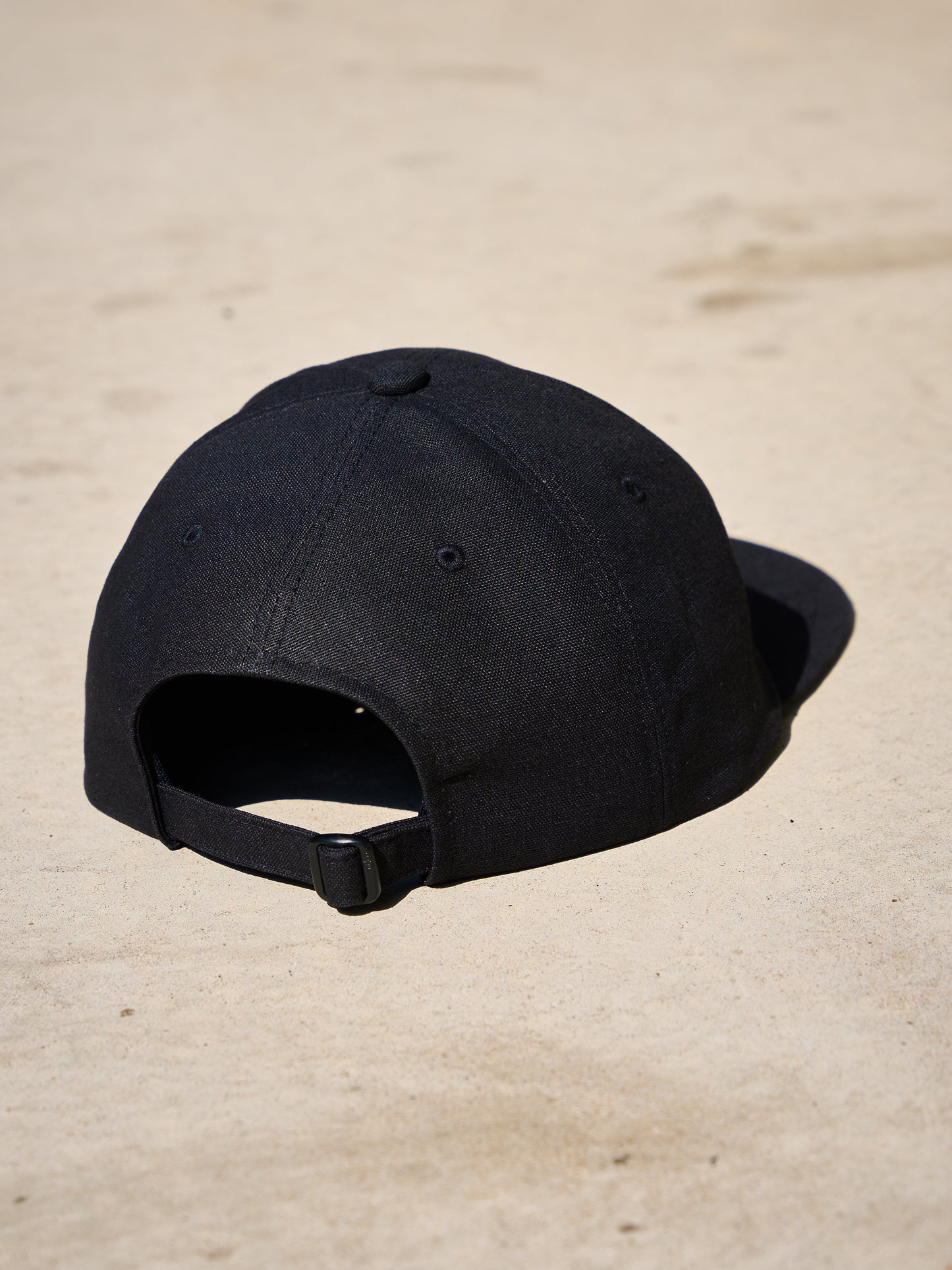 HARD BRIM 6 PANEL CAP LOW (SOLIDARITY)