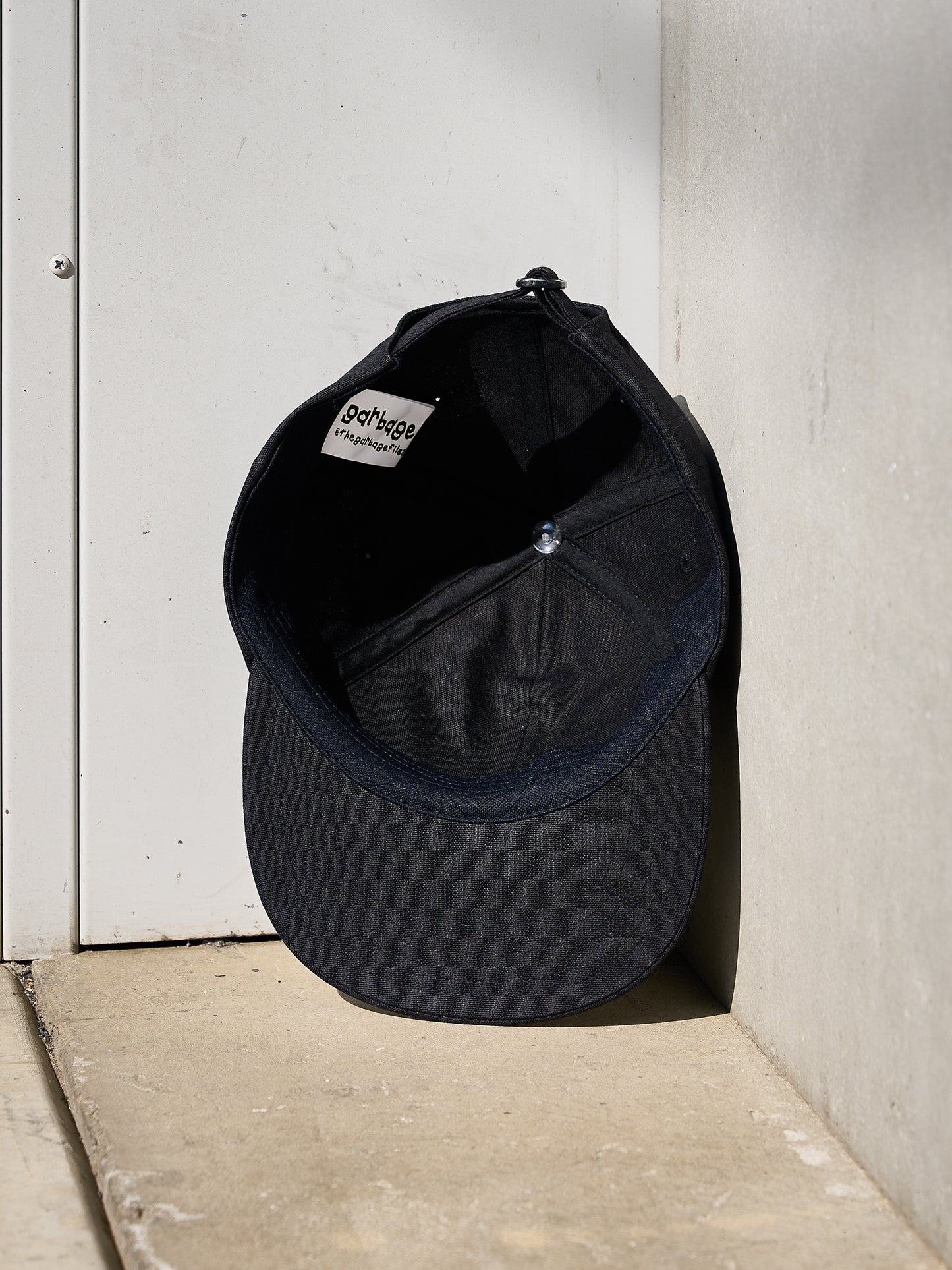 HARD BRIM 6 PANEL CAP LOW (SOLIDARITY)