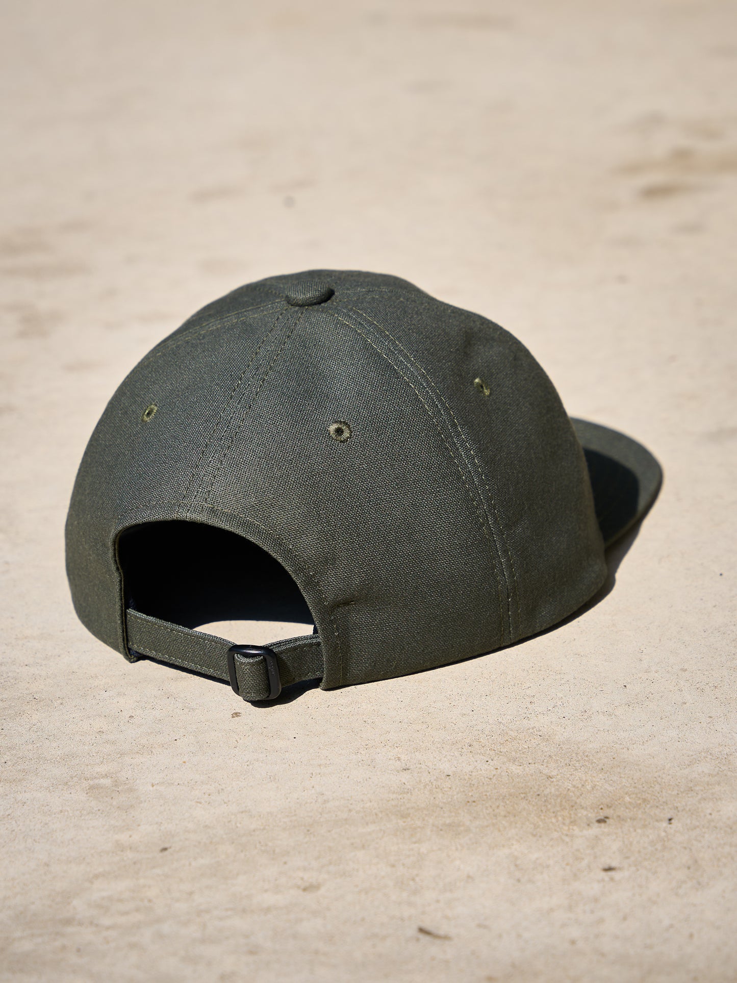 HARD BRIM 6 PANEL CAP LOW (SOLIDARITY)